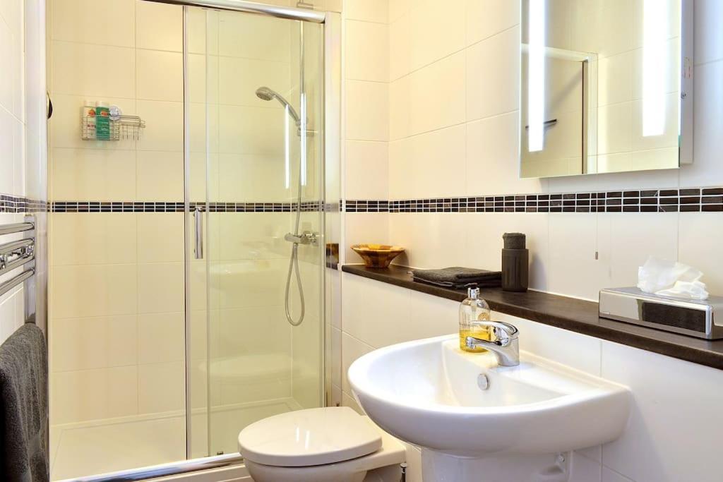 **Spotless, Bright 2 Double Bed, Period Features** Apartman Bath Kültér fotó